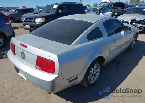 2006 Ford Mustang V6 z USA, uszkodzony, nr VIN 1ZVFT80N765121287
